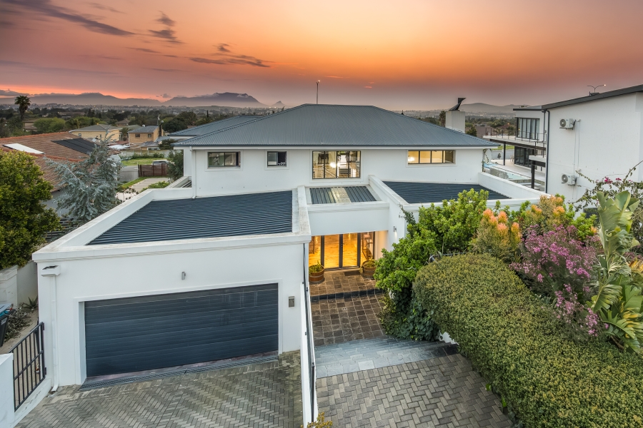 5 Bedroom Property for Sale in Deo Gracia Western Cape